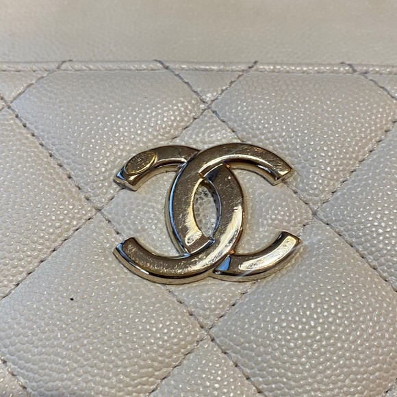 EXCELLENT CONDITION CHANEL CAVIAR CAMERA BAG - Picture 10 of 12